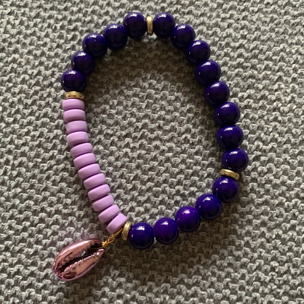 {Handmade} Purple Beaded Bracelet with Shell Charm